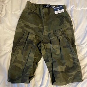 Hollister Ulta High-Rise Classic Stretch Joggers